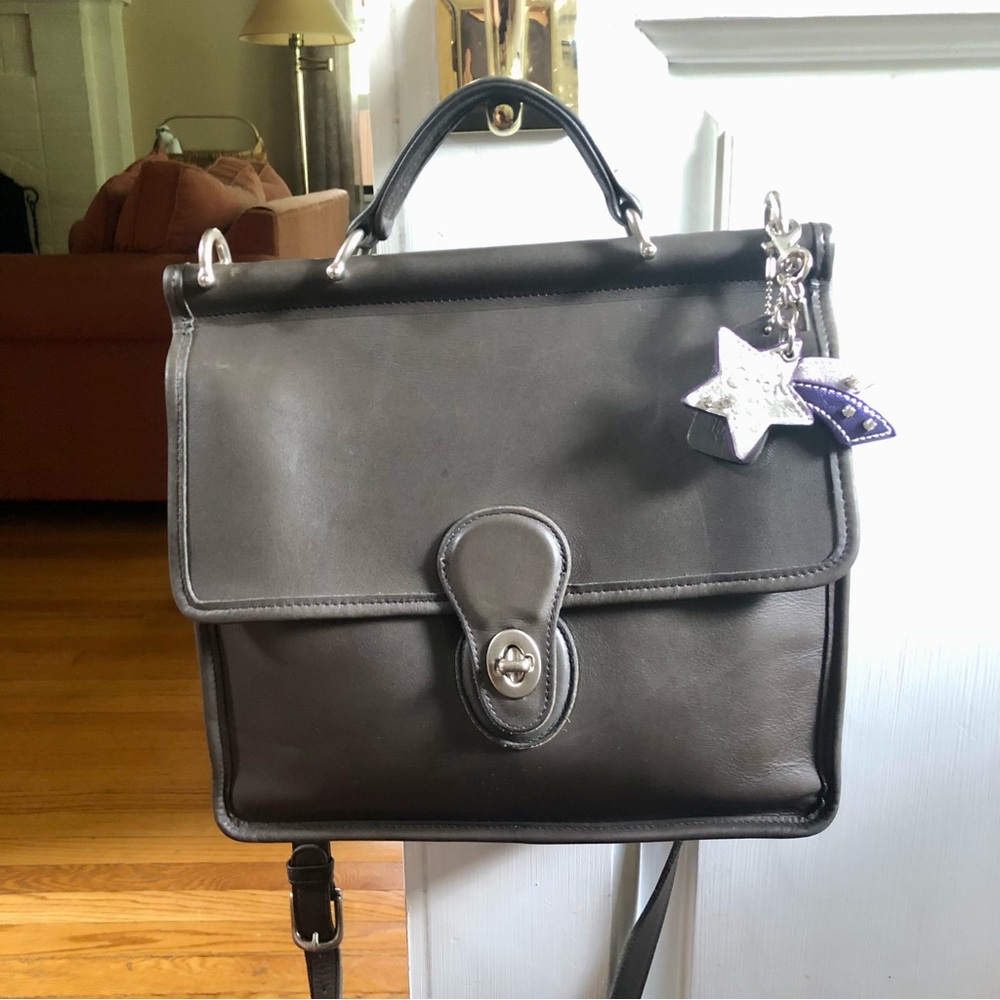 ❌SOLD❌Coach Vintage “Smoke” Willis 9927